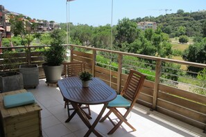 Outdoor dining - Appartement 3 Pièces dans résidence de standing avec piscine (Saint-Raphaël)