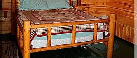 1 bedroom, desk, WiFi, bed sheets