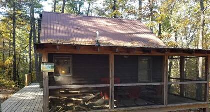 Rustic, Pet Friendly Cabin in Lakemont, Georgia, near Tallulah Gorge State Park