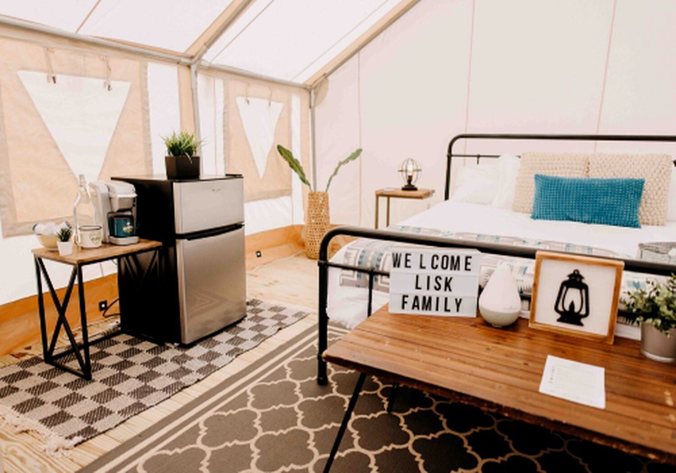 1 bedroom, desk, WiFi, bed sheets
