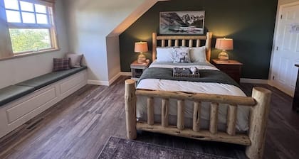 Queen Bdrm | Private Bthrm | Balcony | Bragg Creek