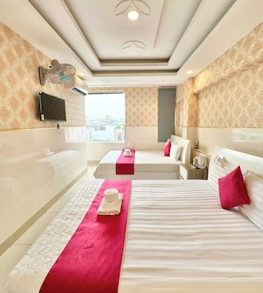 Family Room, 2 Queen Beds, Air conditioning, City View - Phú Gia Hotel (Thanh Pho Ho Chi Minh)