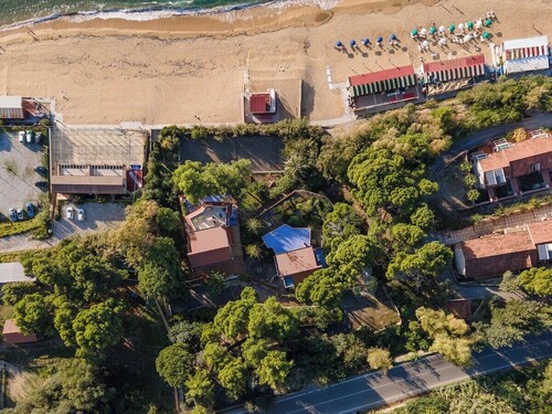 Large panoramic villa with direct beach access