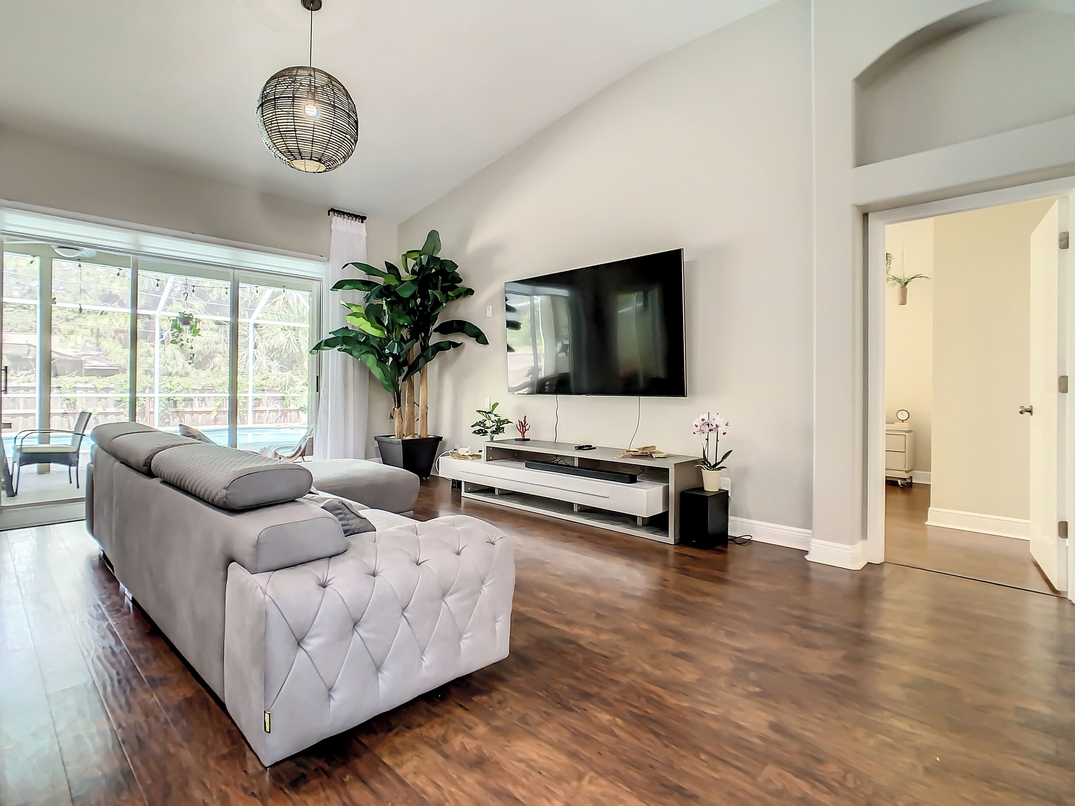 Spacious Luxury With Heated Pool. - Palm Bay, FL