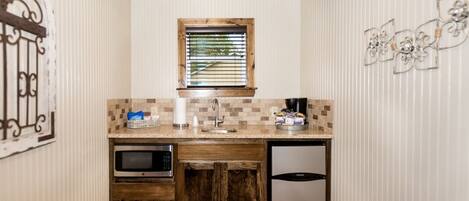Coffee/tea maker, fridge, microwave, toaster