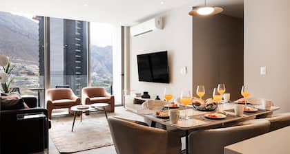 Mountain Views with Rooftop Pool and Gym