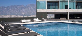 Mountain Views with Rooftop Pool and Gym