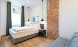 3 bedrooms, in-room safe, desk, iron/ironing board - Modern & Accessible Apartment in the Heart of Berlin (Berlin)