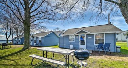 Lakefront Cottage with Fire Pit, Beach & Pet Friendly in Houghton Lake, Michigan