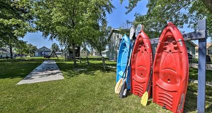 Lakefront Cottage with Fire Pit, Beach & Pet Friendly in Houghton Lake, Michigan