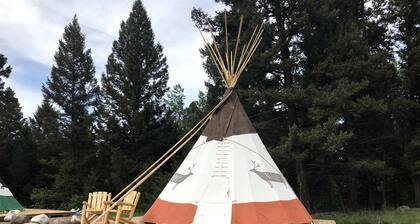 Cozy Native American Tipi with Resort Amenities near Boulder, Montana