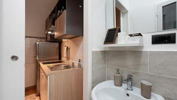 Een douche, handdoeken