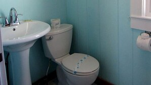 Unclassified image, 5 of 10, button - Bright Seaside Cottage with Panoramic Views in North Truro, Massachusetts (North Truro)