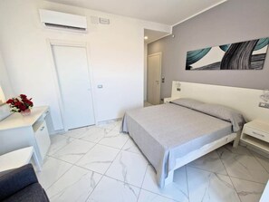 1 bedroom, in-room safe, iron/ironing board, WiFi - Modern and cozy guest house near the historic center (Room No. 1) (Pizzo)