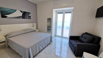 1 bedroom, in-room safe, iron/ironing board, WiFi