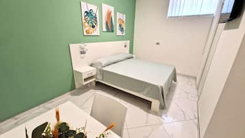 1 bedroom, in-room safe, iron/ironing board, WiFi