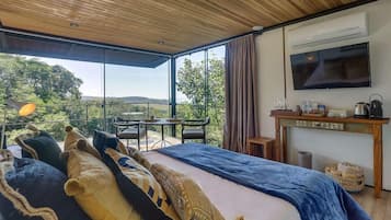 Bungalow Luxury, vista montagna | Postazione laptop, ferro/asse da stiro, Wi-Fi gratuito