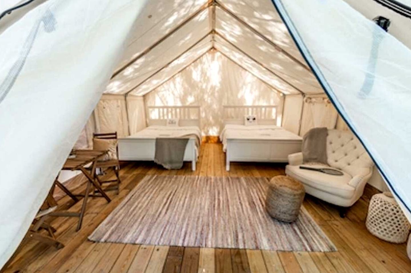1 bedroom, bed sheets
