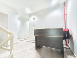 Quầy tiếp tân