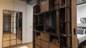 2 habitaciones, tabla de planchar con plancha, wifi y ropa de cama