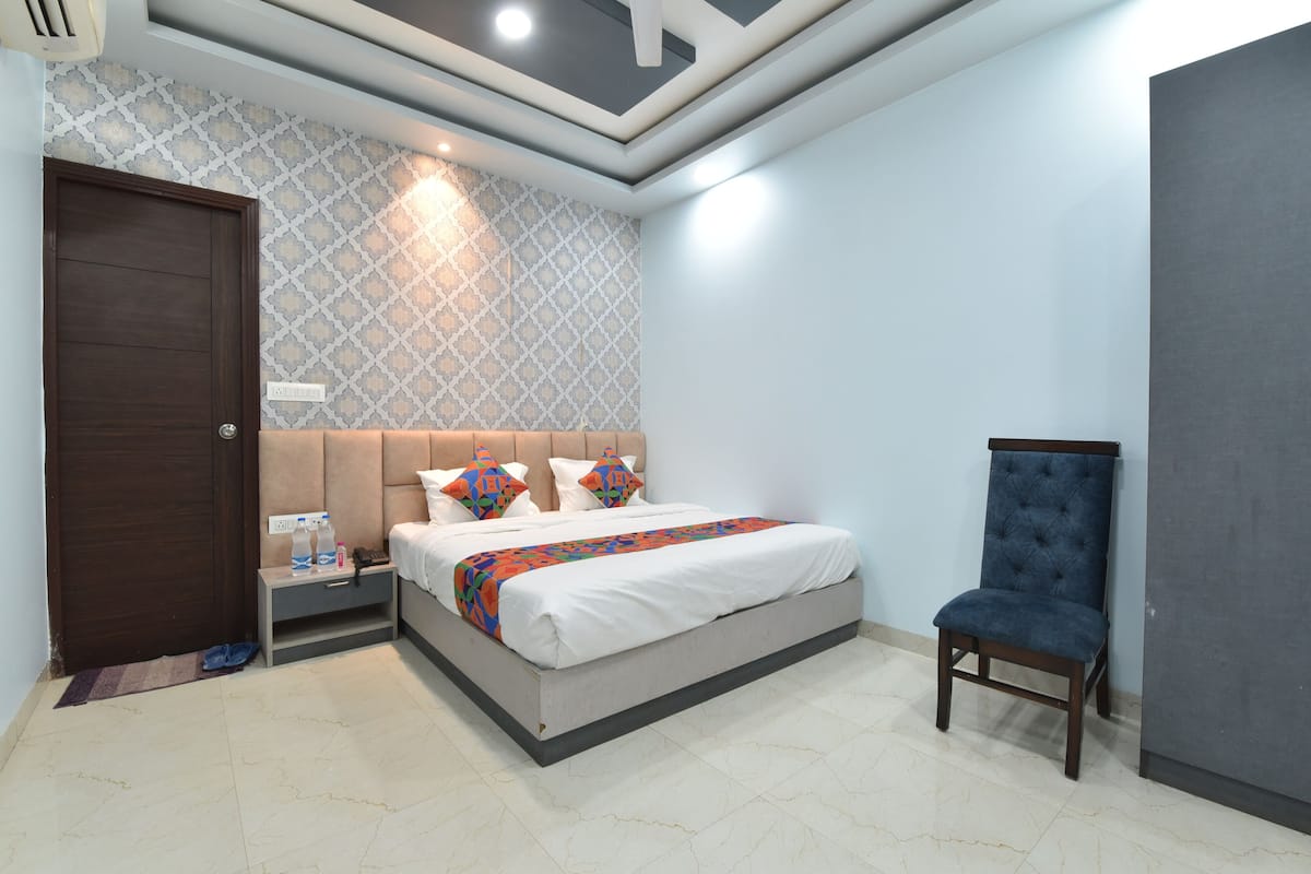 Classic Double Room | Egyptian cotton sheets, premium bedding, desk, laptop workspace