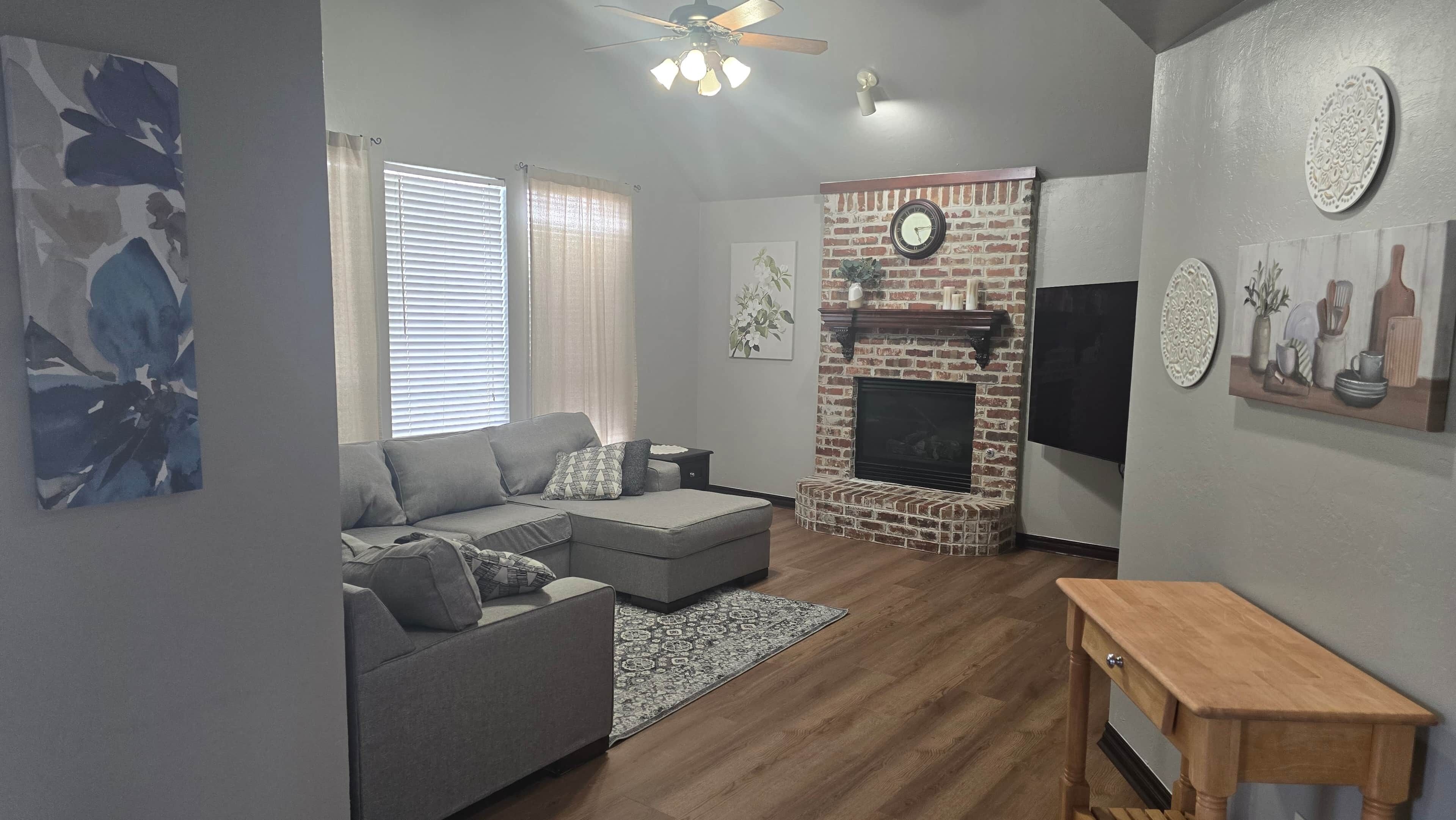 Smart TV, fireplace