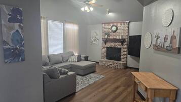 Smart TV, fireplace