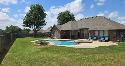 4BR Edmond Home w/ Pool, Hot Tub, & 2 Living Areas