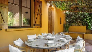 Apartment | Speisen im Freien