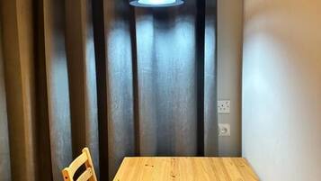 Deluxe Double Room | Dining