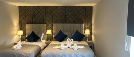 Family Studio | In-room safe, iron/ironing board, free WiFi