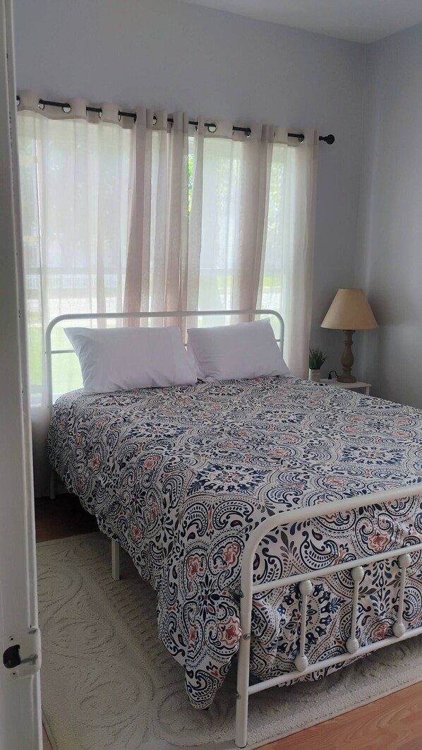 1 bedroom, WiFi, bed sheets