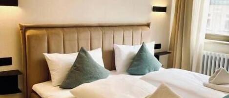 2 chambres, fer et planche à repasser, Wi-Fi, draps fournis