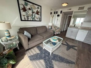 TV - Outstanding Ocean-Pier-Pool Front Condo (Murrells Inlet)