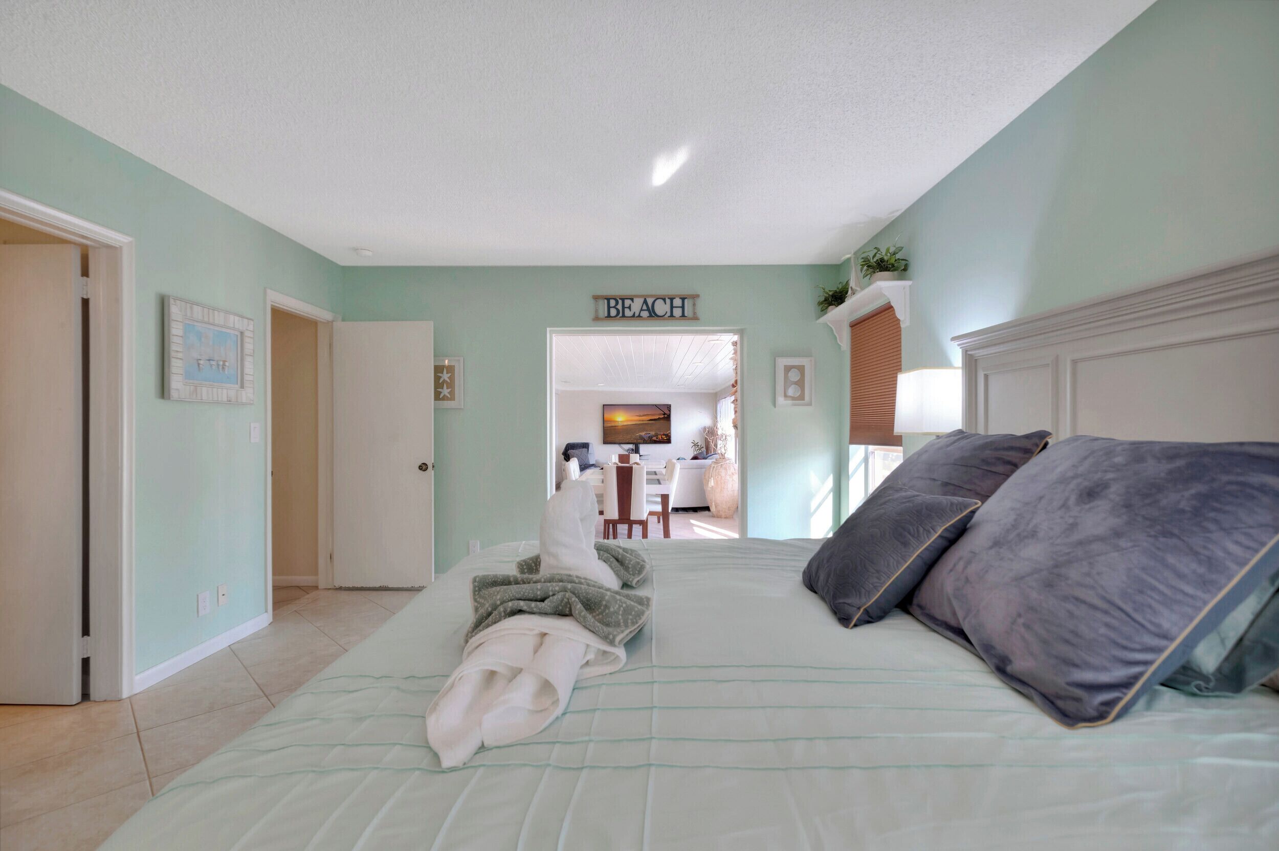 House, 3 Bedrooms, Patio, Lake View | Iron/ironing board, free WiFi