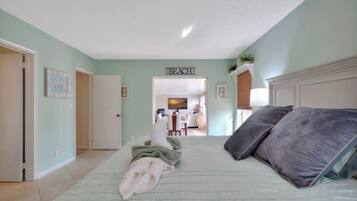 House, 3 Bedrooms, Patio, Lake View | Iron/ironing board, free WiFi