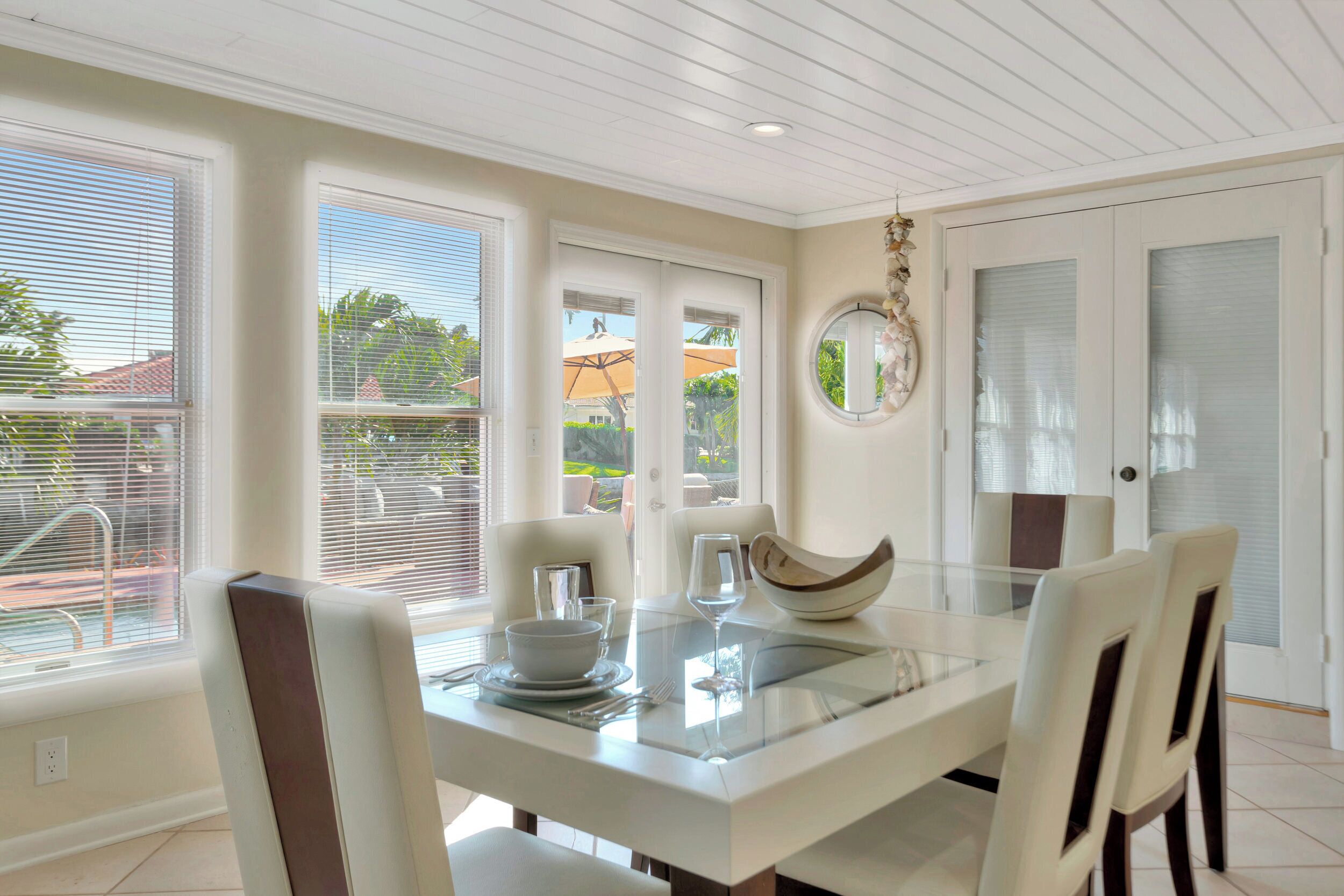 House, 3 Bedrooms, Patio, Lake View | Dining