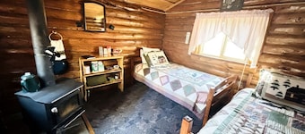 Rustic Historic Cozy Creekside Cabin with Steam Sauna near Log Cabin Creek, Tol, Alaska