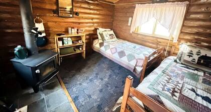 Rustic Historic Cozy Creekside Cabin with Steam Sauna near Log Cabin Creek, Tol, Alaska