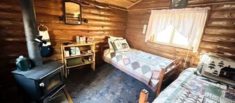 Rustic Historic Cozy Creekside Cabin with Steam Sauna near Log Cabin Creek, Tol, Alaska