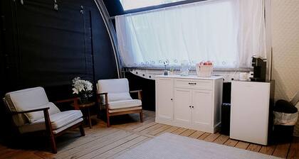 Scenic King Glamping Tent with AC & Mountain Views near Mountainair in Torreon, New Mexico