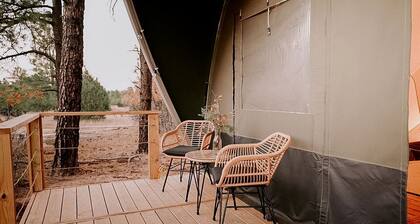 Scenic King Glamping Tent with AC & Mountain Views near Mountainair in Torreon, New Mexico