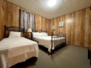 Room - Spacious Triplex Cabin with Lake View & Fishing Pier, Shared Outdoor Deck, Near Zwolle, LA (Zwolle)