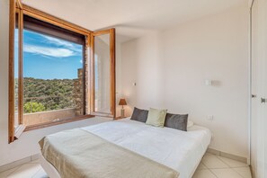 2 bedrooms, free WiFi, bed sheets - Gaou-Bénat · 2-bedroom apartment with ocean view · 30 m² terrace · Air-conditioned · Pool · Private estate (Bormes-les-Mimosas)