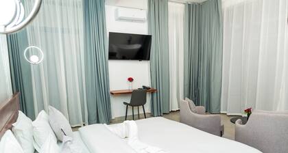 5-bedroom bed & breakfast in marvelous Mikumi with AC comfort