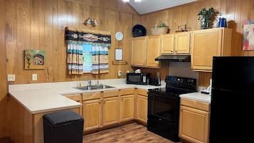 Microwave, coffee/tea maker, cookware/dishes/utensils