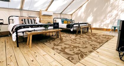 Fantastic Tented Cabin with Fire Pit in Sarasota, Florida