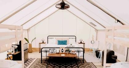 Fantastic Tented Cabin with Fire Pit in Sarasota, Florida