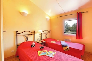 Lit parapluie, draps fournis