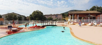 Mas Cévenols au cœur d’un domaine | Accès piscines